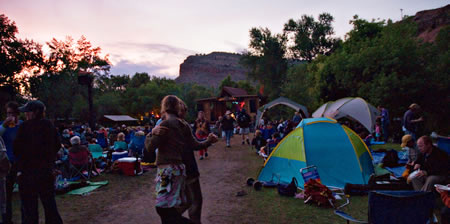 Festivarians at the Folks Fest (photo: Jennifer Schumacher)